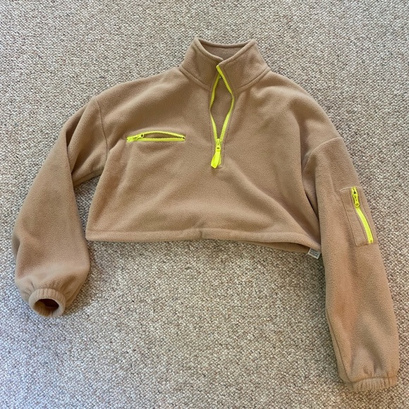 Cropped half zip - Picture 1 of 2